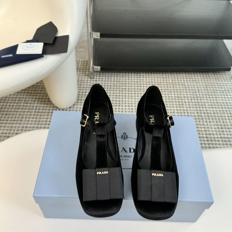 Pra*a high heels